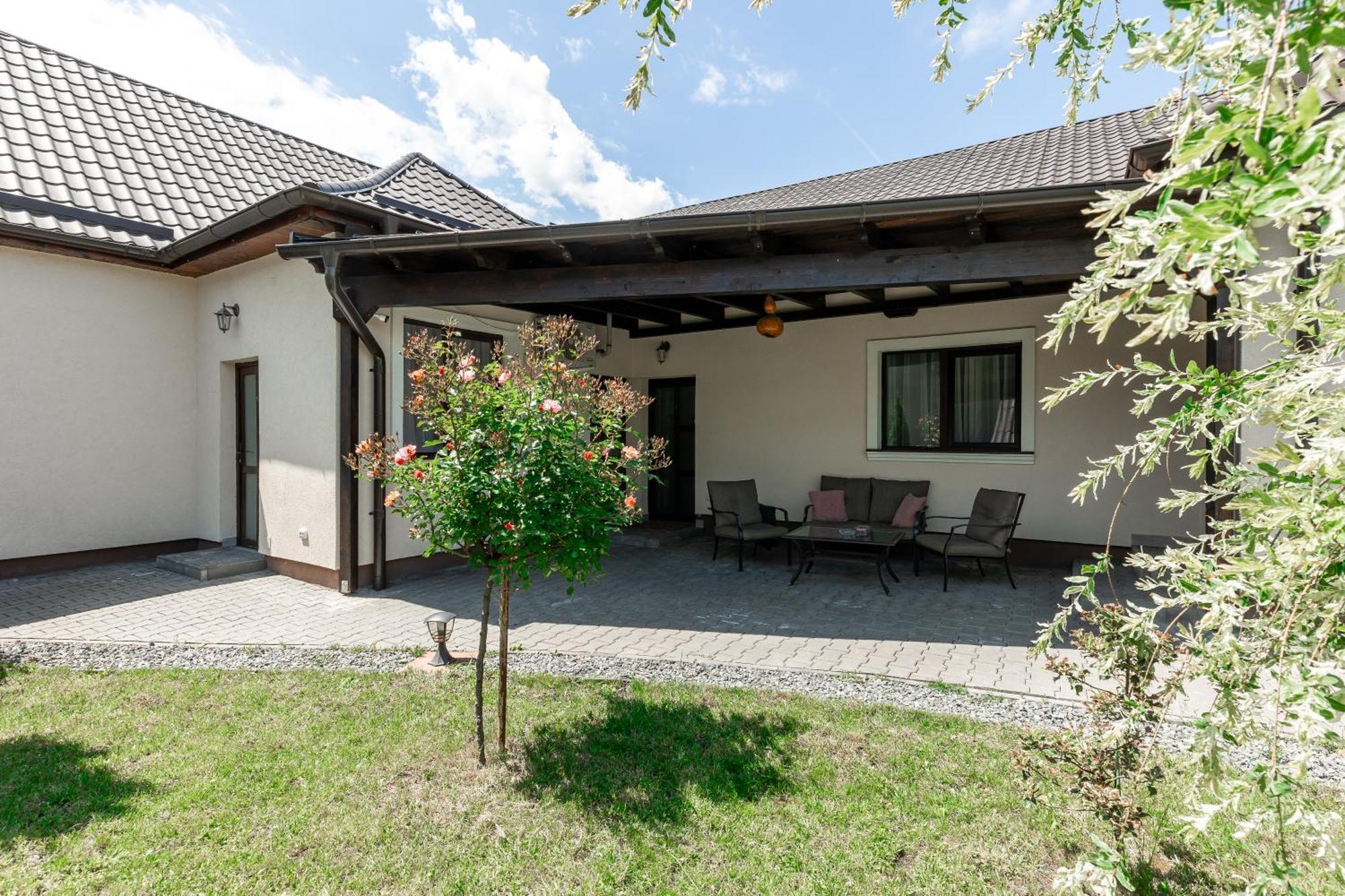 Salt Orchid Apartments Turda Exterior photo