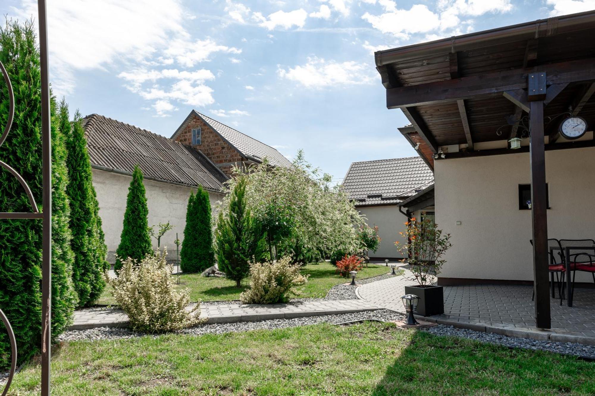 Salt Orchid Apartments Turda Exterior photo